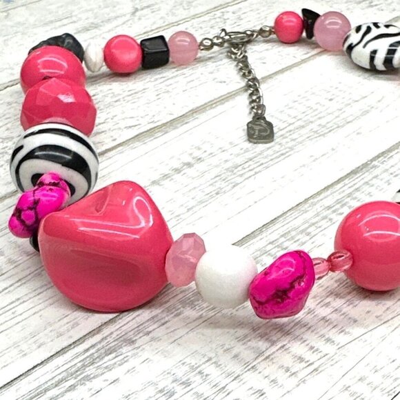 You and I Necklace Funky Fun Bold Pink Black Zebra Print Beads - Picture 3 of 3